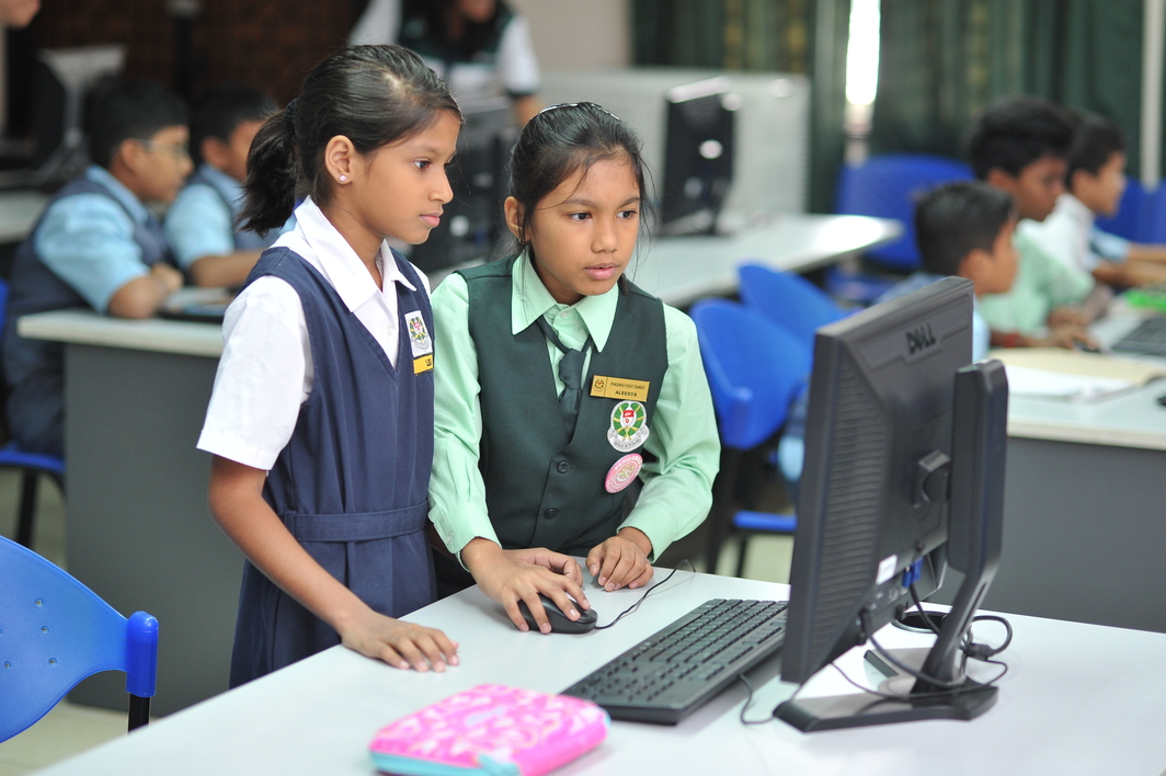 rentwise-csr-program-remanufactured-computers-donation-to-schools